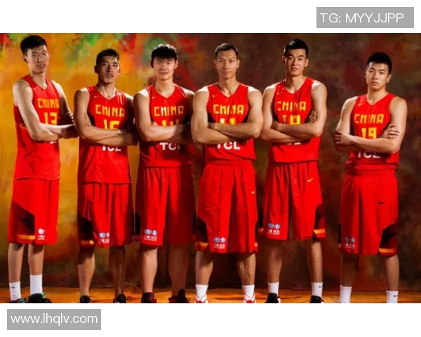 姚明转型教练之路：从篮球巨星到执教新篇章的精彩故事